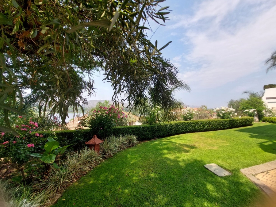 6 Bedroom Property for Sale in Birdwood Estate North West